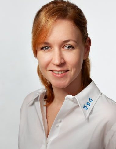 Portrait von Sara Melaschuk, BA. Teamkoordinatorin in der Marketing- und Kommunikationsabteilung am ÖSD-Standort Klagenfurt.